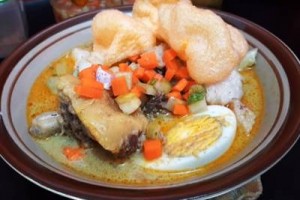 Lontong Sayur Kari Sapi